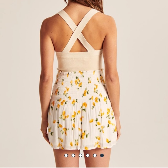 Abercrombie & Fitch AF - Resort Smocked Lemon Ivory Mini Skirt - XS - Picture 6 of 8